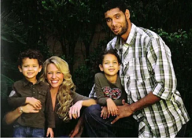 Amy-Duncan-with-ex-husband-and-children