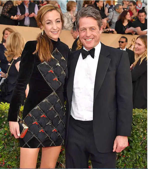 Arriba 91+ Imagen De Fondo Hugh Grant Anna Elisabet Eberstein Mirada Tensa