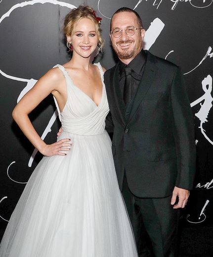 Darren Aronofsky and Jennifer Lawrence posing at the promo event of Mother 