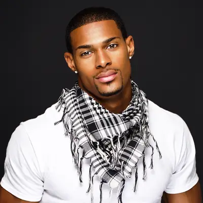 Denzel Wells Age, Birthday, Girlfriend, Dating, Gay, Height, Bio