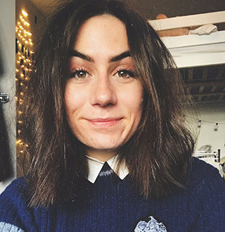 Dodie Clark Age, Boyfriend, Dating, Songs, Sexuality & Facts