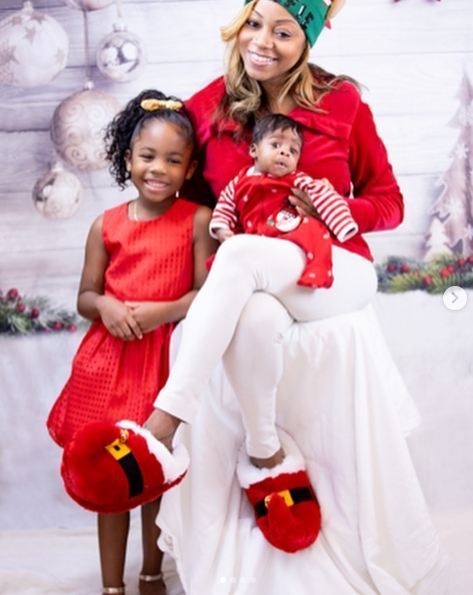 LaTavia-Roberson-with-her-son-and-daughter-2020