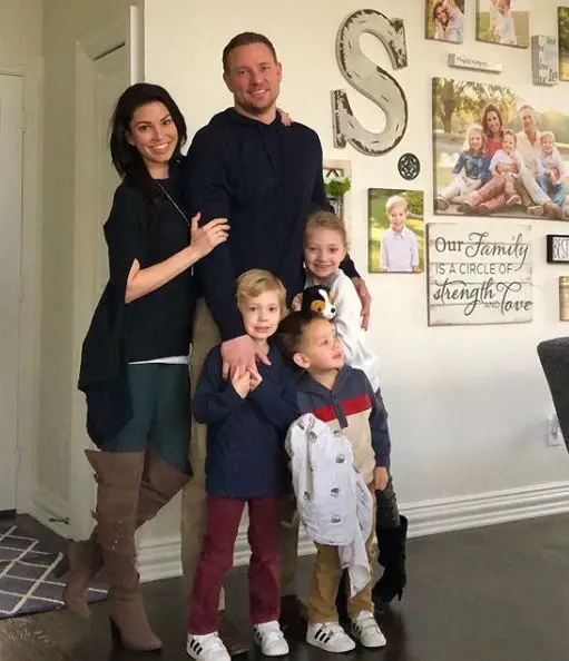 Tye-Strickland-with-his-wife-and-children-2020