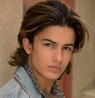 Aramis Knight Girlfriend, Gay, Family