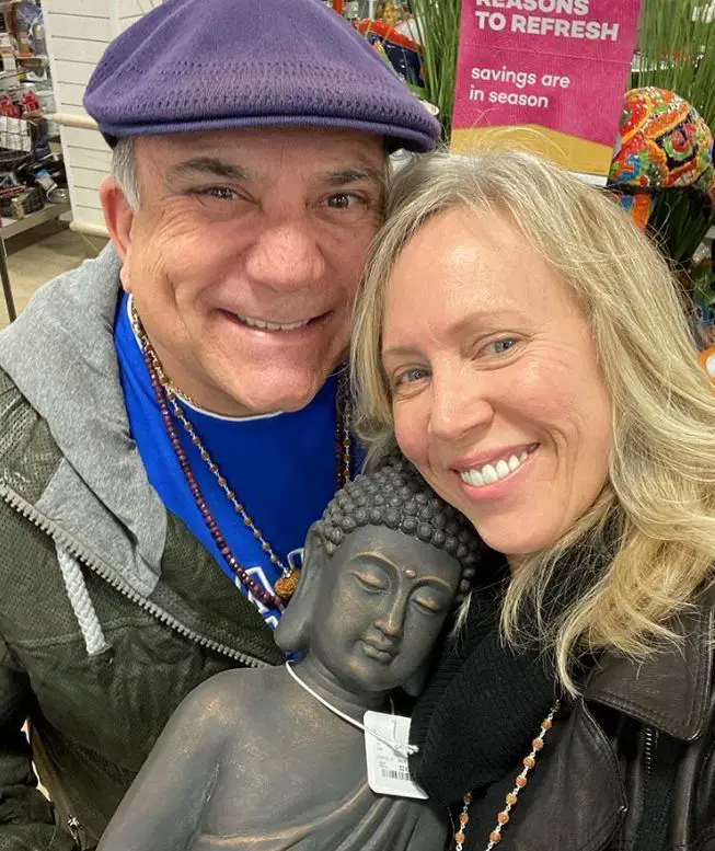 Joe-Vitale-with-his-girlfriend-Lisa-Winston-in-2020