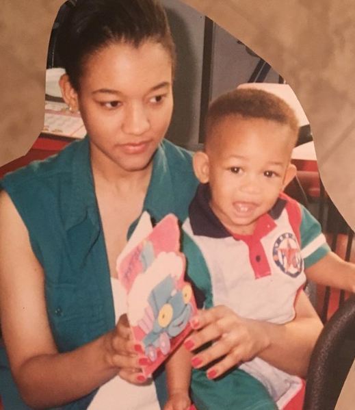 Peyton Alex Smith wishes his mother on mother's day with an old pictur...