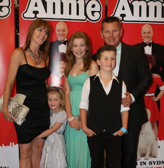 Tom-Burlinson-with-his-wife-Mandy-Carnie-Burlinson-and-three-children-001201