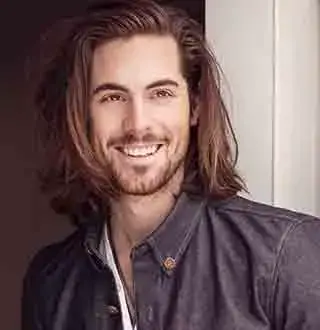 Chris Mcnally Married Status Wife Height Is He Gay