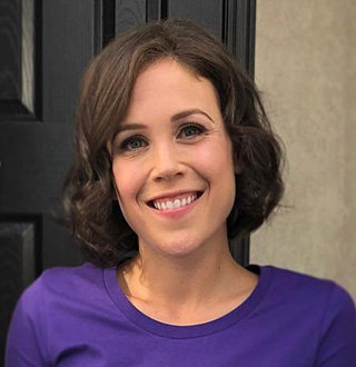 Is Erin Krakow Married? Husband, Dating, Height & More