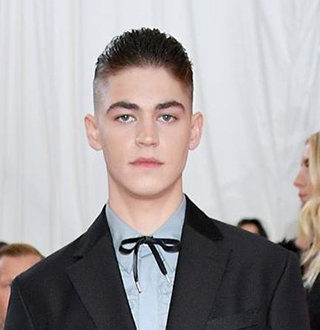 Hero Fiennes-Tiffin Age, Gay, Girlfriend, Net Worth