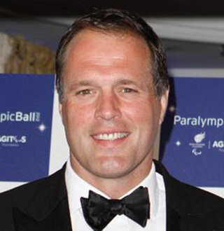 Married Man Martin Bayfield's Wife, Height, Age, Children & More Facts