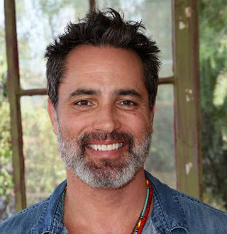 Victor Webster & Shantel VanSanten: Facts On Their Relationship