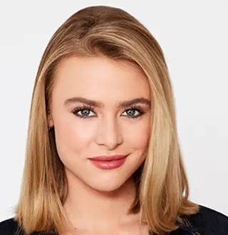 Hayley Erin Boyfriend, Dating, Parents