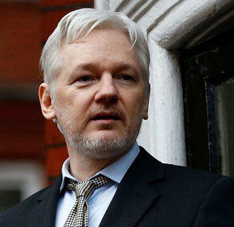 Julian Assange Girlfriend, Wife, Bio 